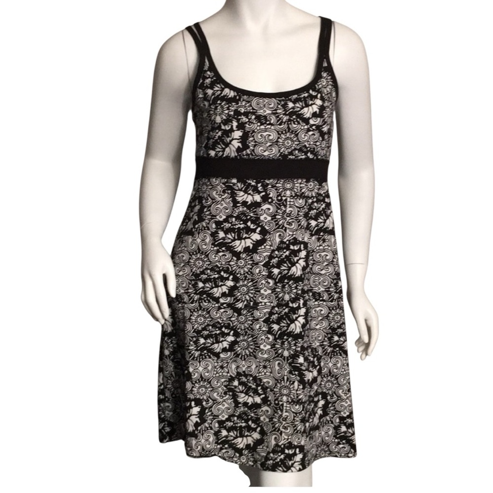 EE2- Women’s sm- Small Lola athletic Dress
